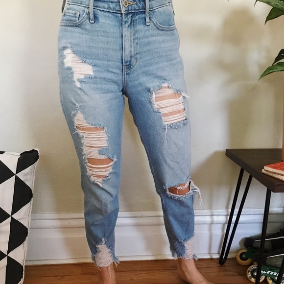 High-waisted Ripped Jeans - Picture 4 of 4